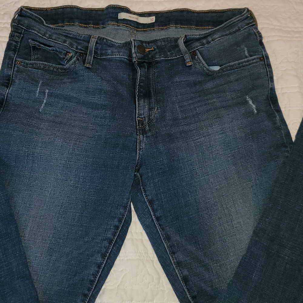 Levi Strauss & Co 711 Skinny